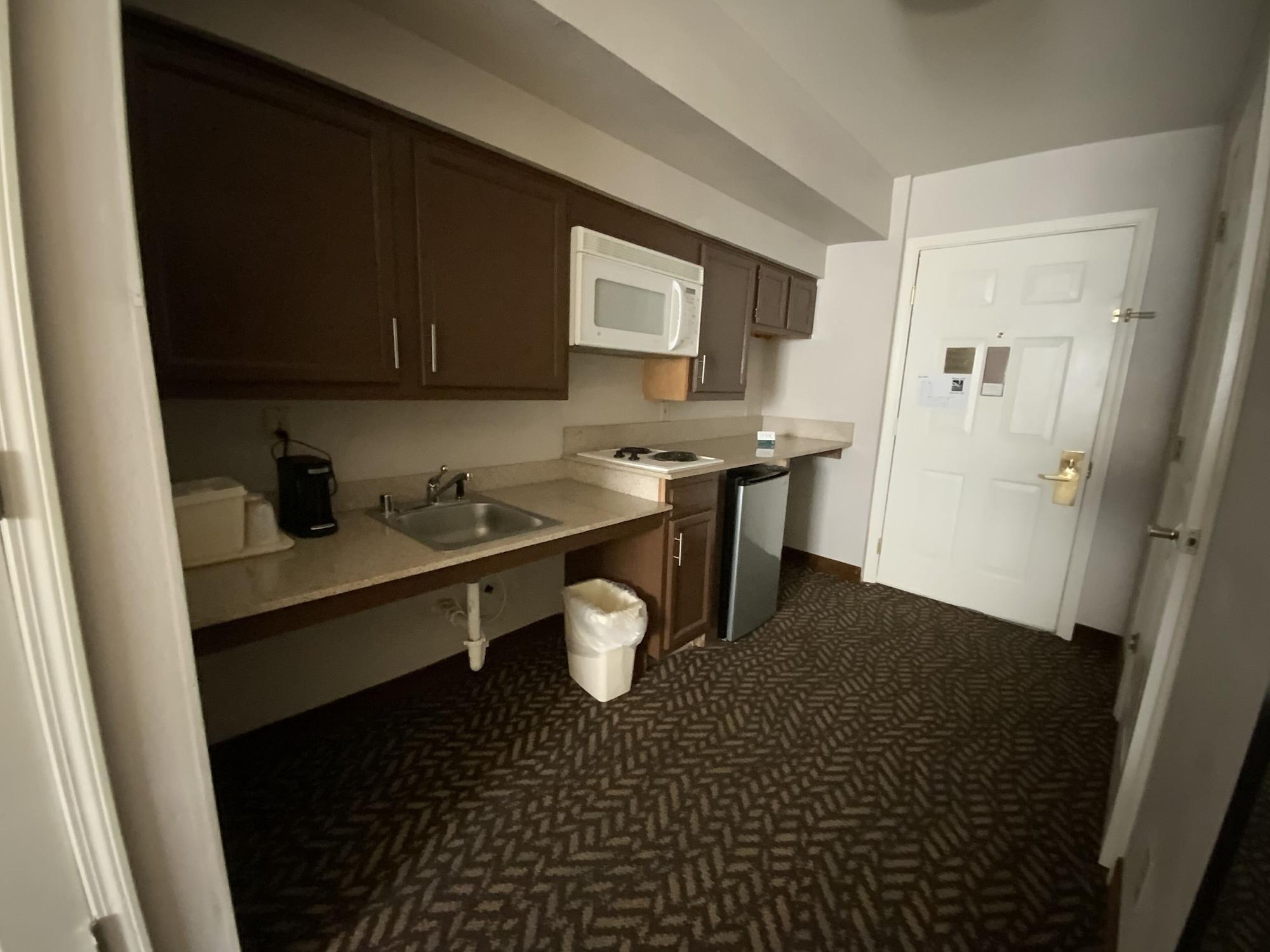 Quality Inn & Suites University-Airport Louisville Esterno foto
